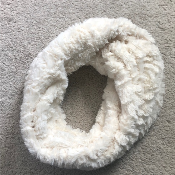 3 infinity scarfs - Picture 4 of 4